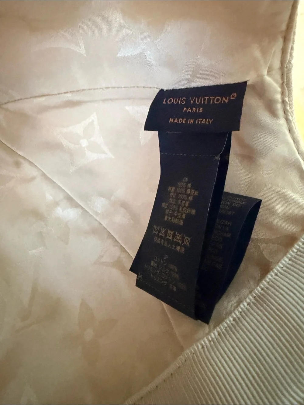Authentic Louis Vuitton LV Iconic Cap